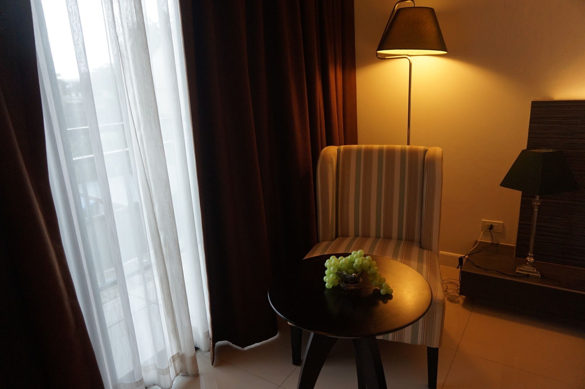 Fortune D Hotel Фитсанулок Екстериор снимка