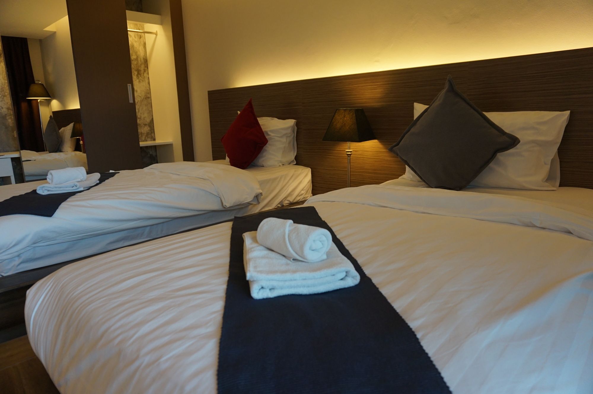 Fortune D Hotel Фитсанулок Екстериор снимка