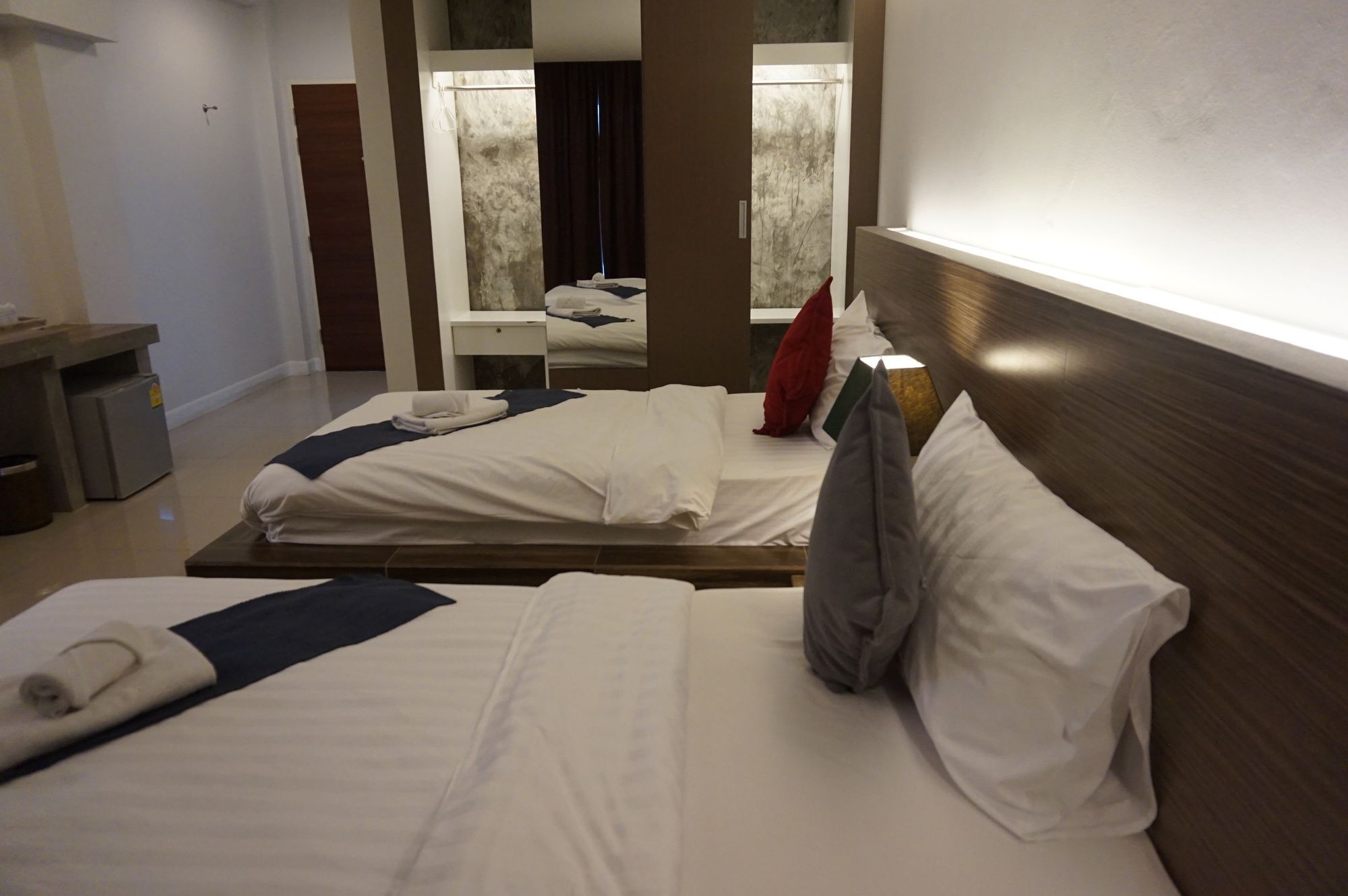 Fortune D Hotel Фитсанулок Екстериор снимка