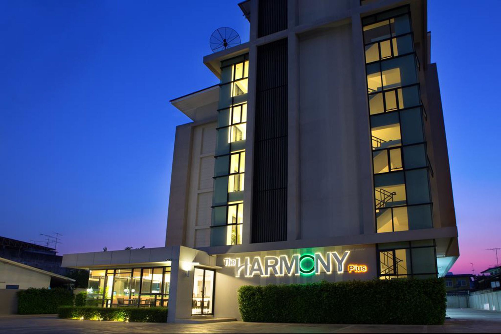 Fortune D Hotel Фитсанулок Екстериор снимка
