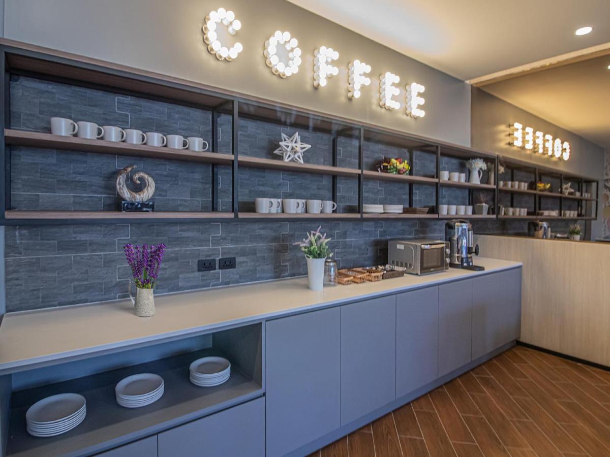 Fortune D Hotel Фитсанулок Екстериор снимка