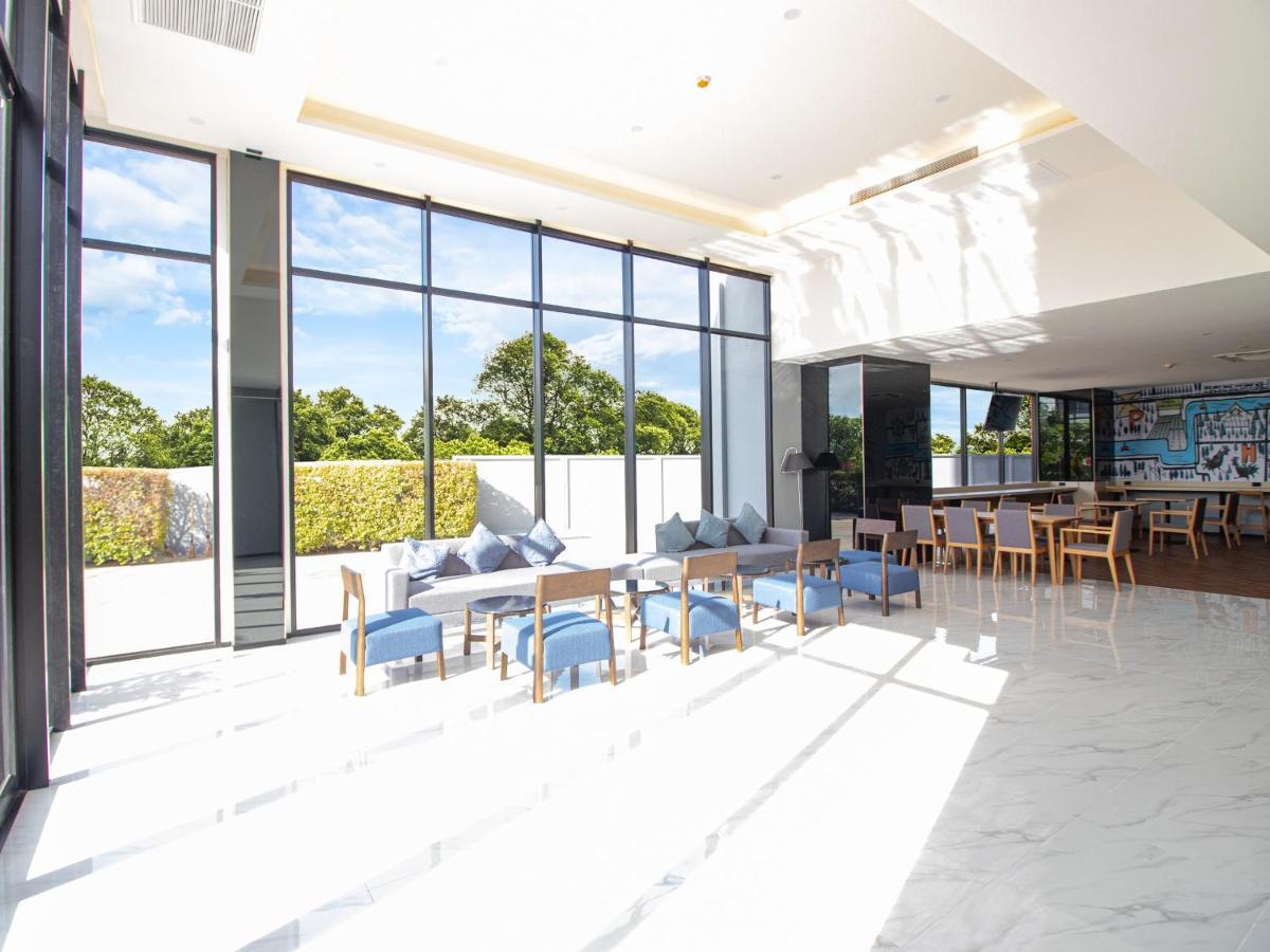 Fortune D Hotel Фитсанулок Екстериор снимка