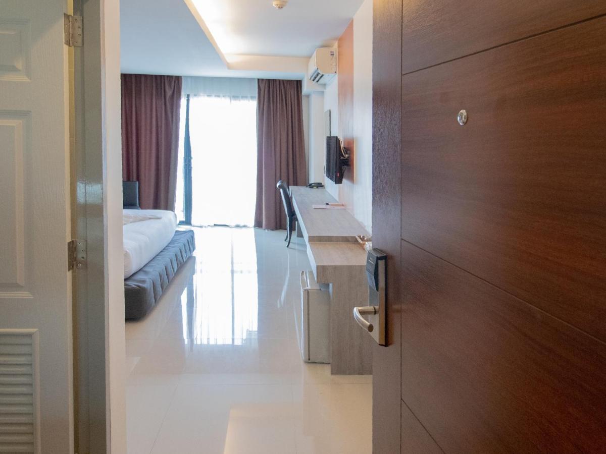 Fortune D Hotel Фитсанулок Екстериор снимка