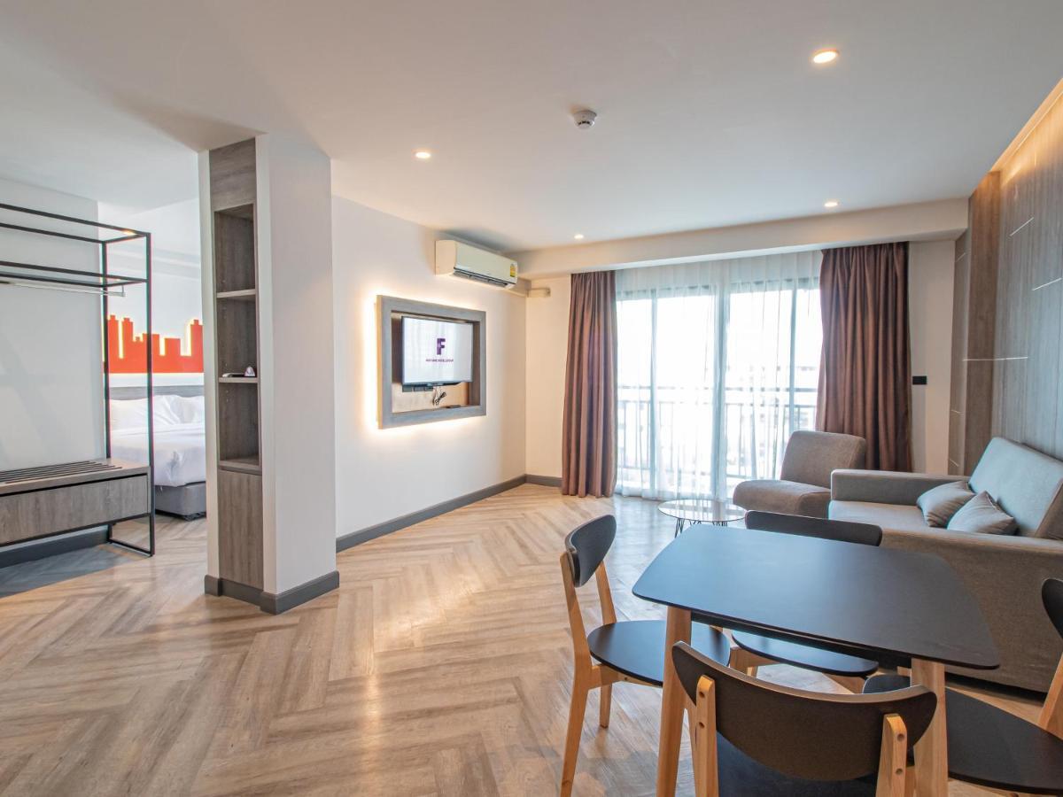 Fortune D Hotel Фитсанулок Екстериор снимка